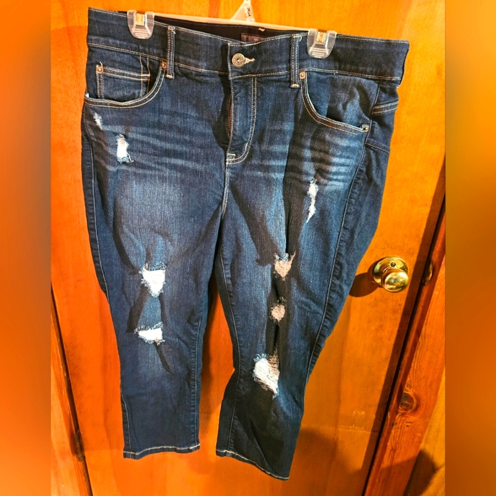 Bombshell Skinny Torrid Jean Capris